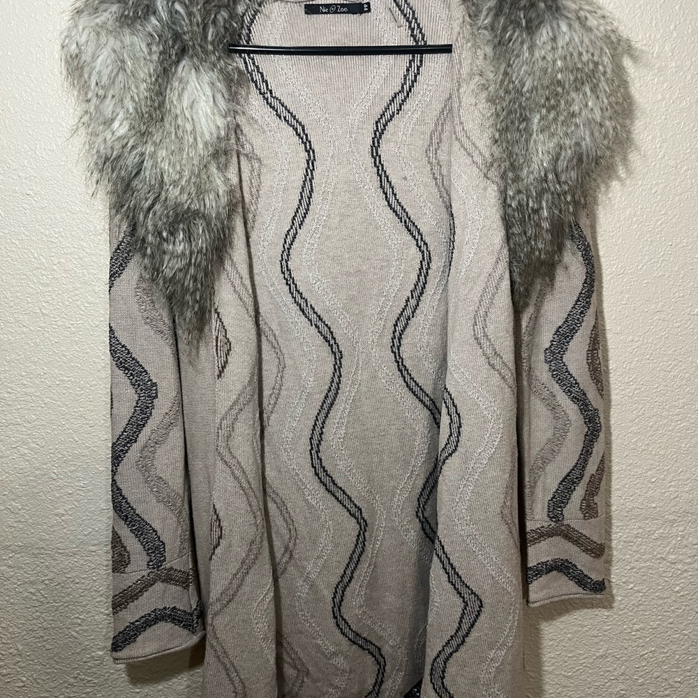 Nic + Zoe Faux Fur Collar Knit Cardigan - Winter Vibes - PP Petite - Gray/White - Picture 8 of 8